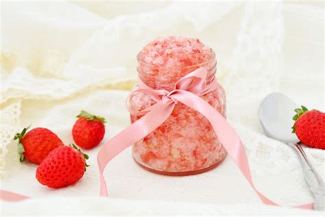 Best Diy Strawberry Sugar Scrub Recipe 365 Gorgeous