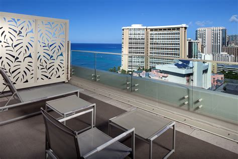 Luxury Waikiki Hotel Moana Surfrider A Westin Resort And Spa Waikiki