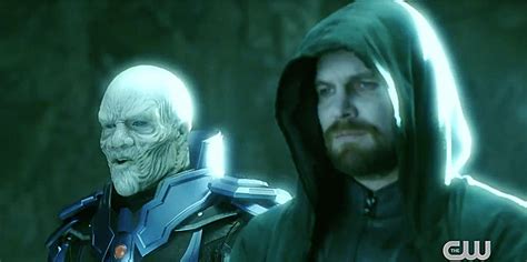 Crisis On Infinite Earths Trailer Oliver As Spectre Flash Prep For Battle