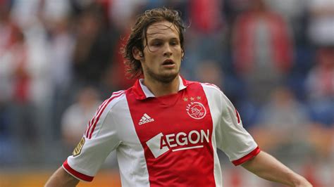 Former manchester united left back daley blind has collapsed in ajax's friendly with hertha berlin. How Daley Blind went from an unwanted pariah to Ajax ...