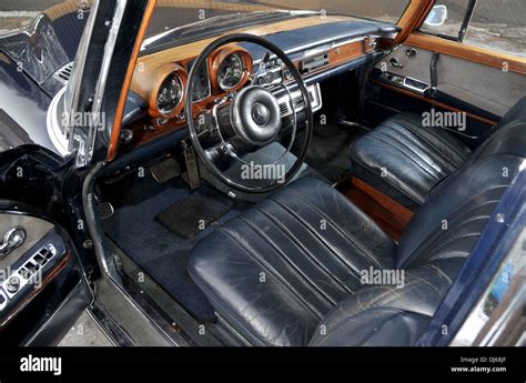 Total 91 Imagen Mercedes 600 Grosser Interior Thcshoanghoatham