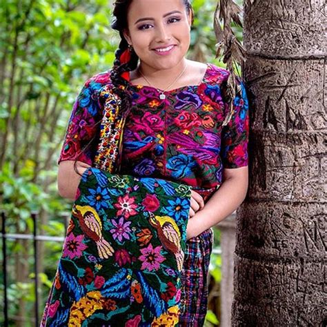 Venta Mujeres De Traje Tipico De Guatemala En Stock