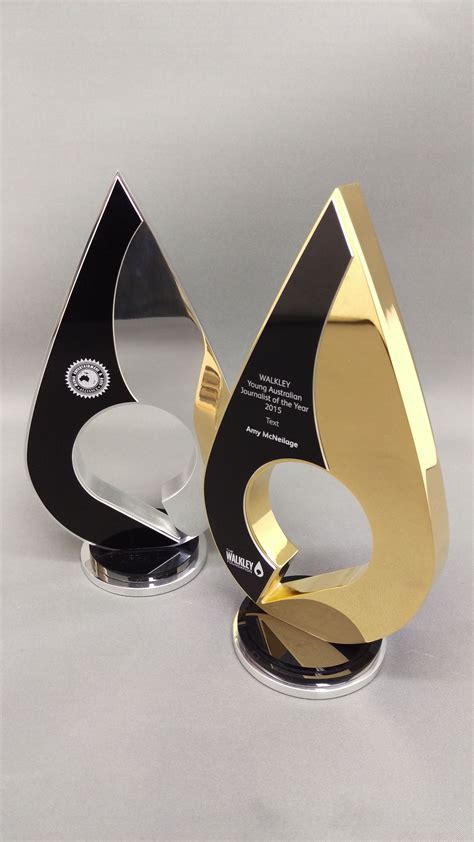 Acrylic And Glass Awards Design Awards Sydney Melbourne Trophy Design Custom Trophies Trophies