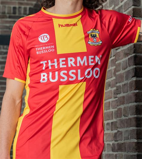 Met een frisse jonge ploeg hoopt de club zich dit jaar de handhaven. Buy Go Ahead Eagles Football Shirts - Club Football Shirts