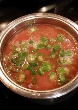 In a large stew pot, combine the turkey necks, celery and onions. Turkey necks recipes - 23 recipes - Cookpad