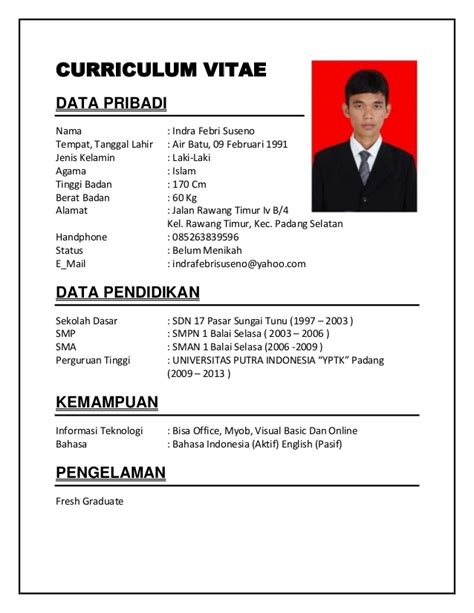 Coba kamu buat versi kamu. Contoh Curriculum Vitae Bahasa Indonesia PDF - cv nabila