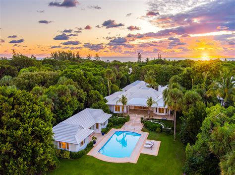 Lhm The Palm Beaches Stunning Waterfront Estate