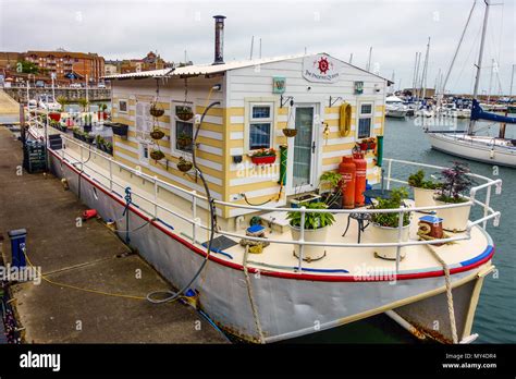 Lighter Barge Hi Res Stock Photography And Images Alamy
