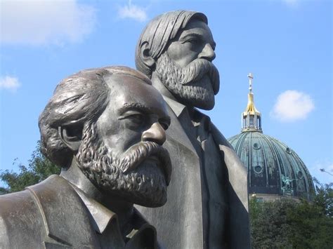 Капитализм хэмээх идеологи буюу Маркс юуг сэрэмжлүүлэв?