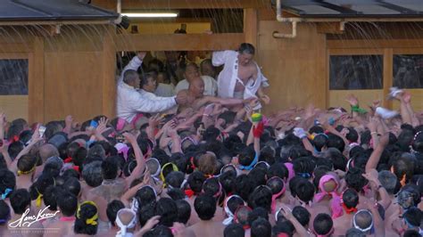 The Climax Of The Konomiya Hadaka Matsuri Japan S Most Exciting Naked Festival Youtube