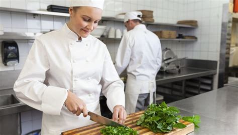 Chef Work And What Must Be Done To Become A Chef Univer Food Tasty Meals You Ll Love