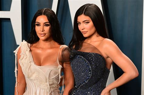 Kim Kardashian And Kylie Jenner Twin In 6349 Vintage Corsets