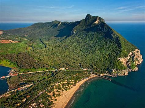 The small harbour of san felice circeo lies 32 miles se of anzio on the tyrrhenian coast of italy and about 25 miles n of the island of ponza. Parco Nazionale del Circeo - Vivere il Parco - Itinerari ...