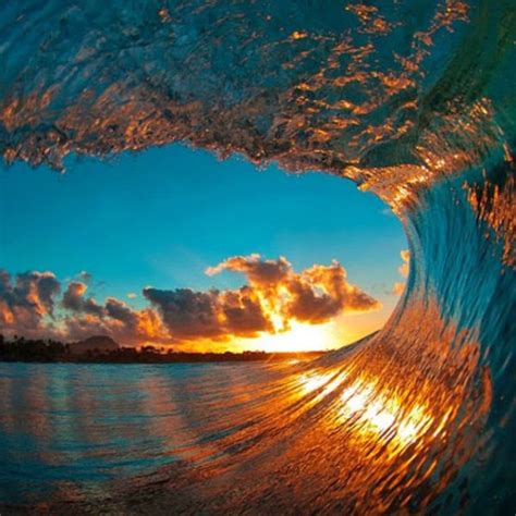 World Of Technology Spectacular Photos Taken Inside Gigantic Waves 24
