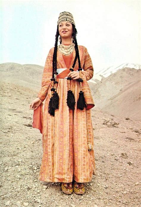 Traditional Dress Of Armenia Woman From Shatakh Travel Armenia