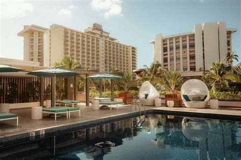 Outrigger Waikiki Beachcomber Hotel Pool Pictures And Reviews Tripadvisor