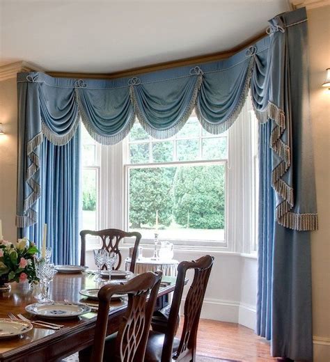 Adding certain window treatments creates different effects to the style and decor of the room. 13 Window Treatment Ideas for Formal Dining Rooms | Formal dining room, Dining room window ...