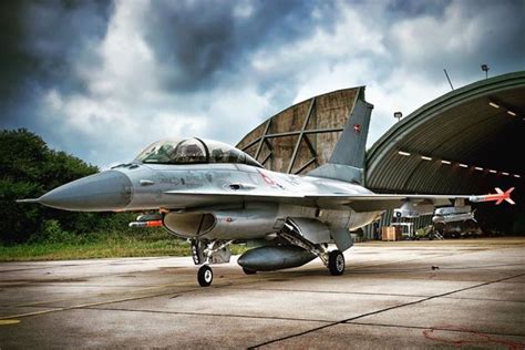 China's newest aircraft entering service: RDAF F16AM | Combat art, Fighter aircraft, Fighter jets