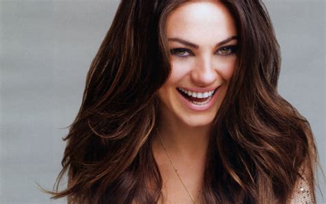 Mila Kunis Face Laugh Wallpaper Hd Celebrities 4k Wallpapers Images