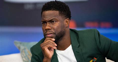 kevin hart homophobic tweets steps down from hosting the oscar s