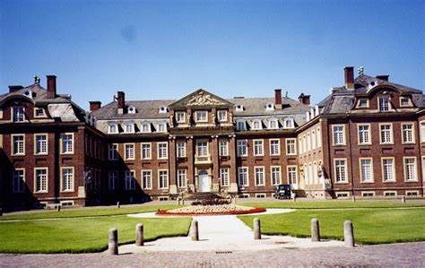 Es befindet sich in staatsbesitz und umfasst rund 787 hektar. Nordkirchen :: Die 100 Schlösser-Route :: Radfahren ...