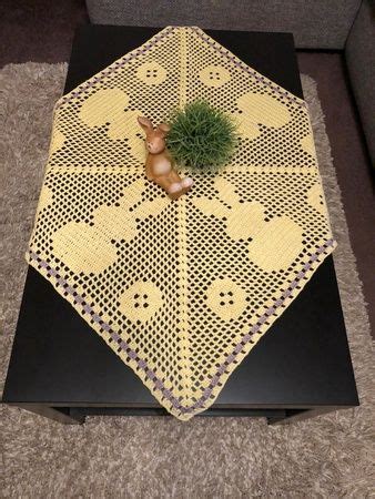 Mit dieser kostenlosen häkelanleitung kannst du lustige wie wäre es mit ein paar lustigen gehäkelten osterhühnern? Häkeln / Mitteldecke / Frohe Ostern (mit Bildern ...