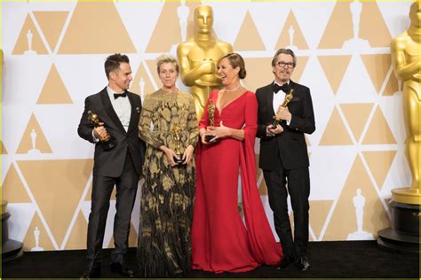 See the oscar winners 2018 on the red carpet and watch oscar acceptance speeches, see photos of the winners and much more. Oscars 2018: Four Acting Winners Pose Together with Awards!: Photo 4044956 | 2018 Oscars ...