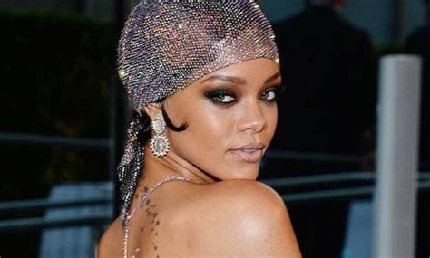 Rihanna Trademarks Her Last Name For Fashion Line Lifestyle News