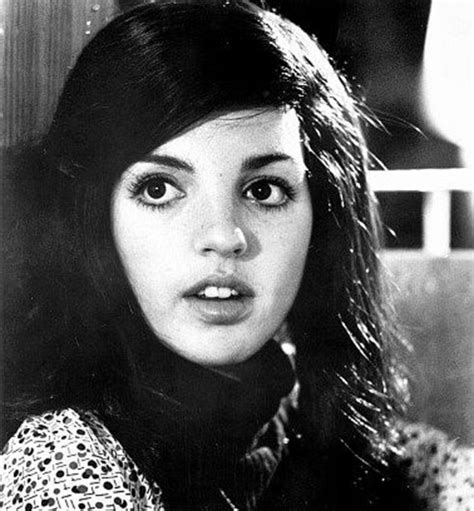 Liza Minnelli movie reviews & film summaries | Roger Ebert