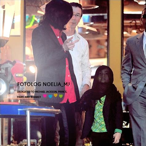 Blanket Jackson With His Dad Michael Jackson ♥ Blanket Jackson Photo