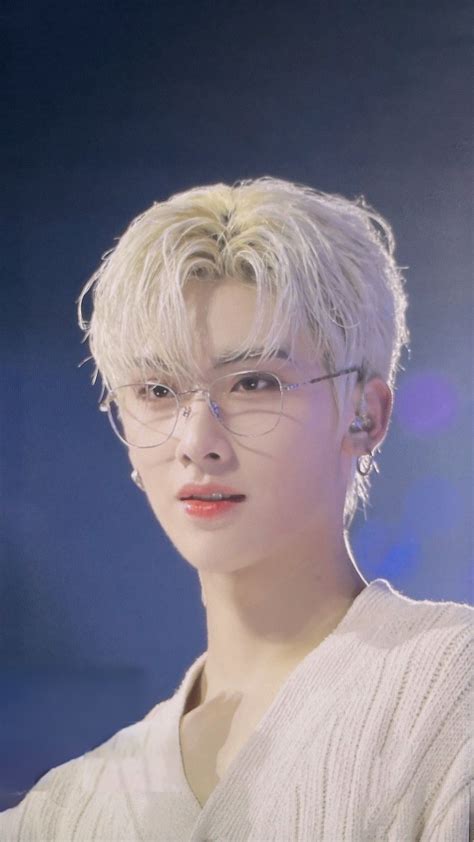 Rich Boy, Young And Rich, Bun Hairstyles For Long Hair, Boss Baby, Safe