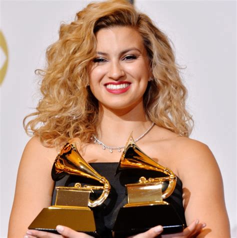 Tori Kelly Biography Age Husband Awards Parents Net Worth Facts