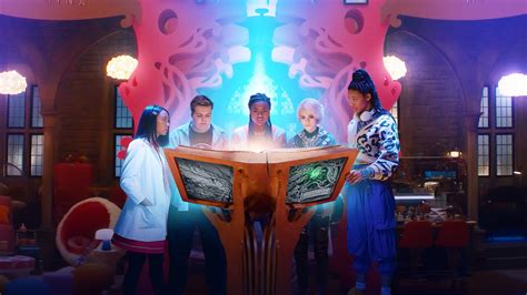 Watch A Babysitter's Guide to Monster Hunting | Netflix Official Site