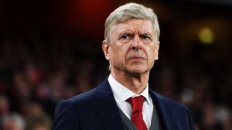 Arsene wenger's unbelievable samba skills! Arsene Wenger: in arrivo un documentario sul più vincente allenatore dell'Arsenal