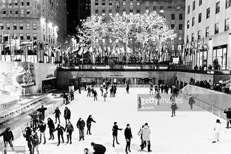 Rockefeller Center Rink Photos And Premium High Res Pictures Getty Images