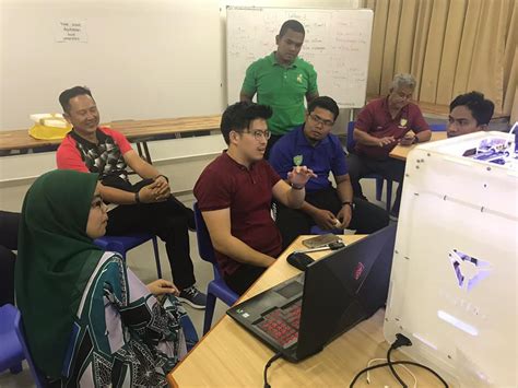 People in miri is fortunate to have smk chung hua (cf) situated here, to receive the free eductaion. 3D Printer delivered to SMK Chung Hua Miri - Proteus 3D