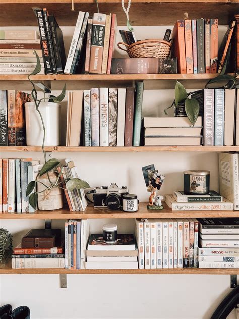 4 Foolproof Tips For Styling A Bookshelf Thats Anything But Bland