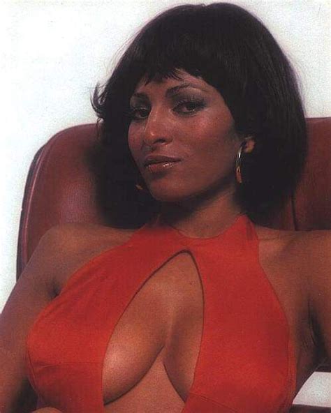 Pin By James Moore On Pam Grier Women Foxy Brown Pam Grier Foxy Brown