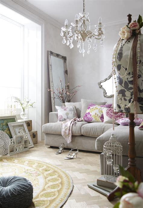 Lovely Vintage Living Room Ideas With Glamour Furniture Amaza Design
