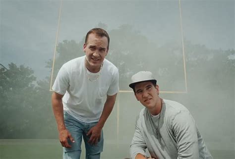 Peyton Manning Eli Manning Are Back Rapping About Football