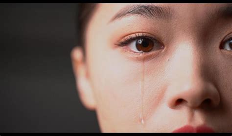 4k女生流泪眼泪特写mp4格式视频下载 正版视频编号76577 摄图网