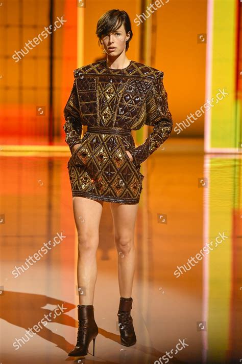 Edie Campbell On Catwalk Editorial Stock Photo Stock Image Shutterstock