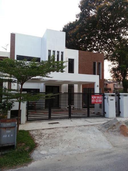 Taman melawati town center 0.3 km. Terrace For Auction At Taman Melawati, Ukay | Land+
