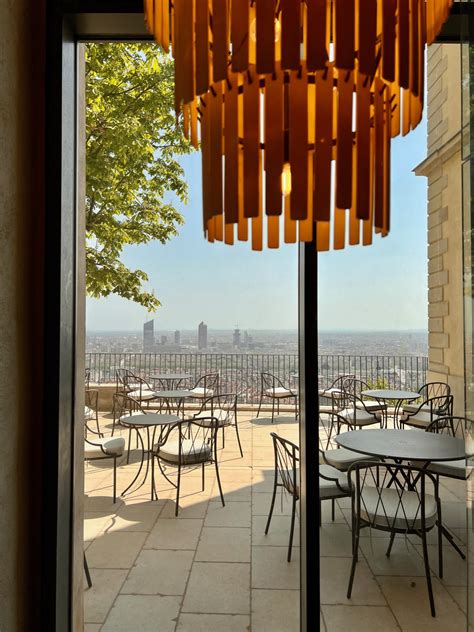 Bulle le nouveau resto de 700 m perché à Fourvière avec une vue