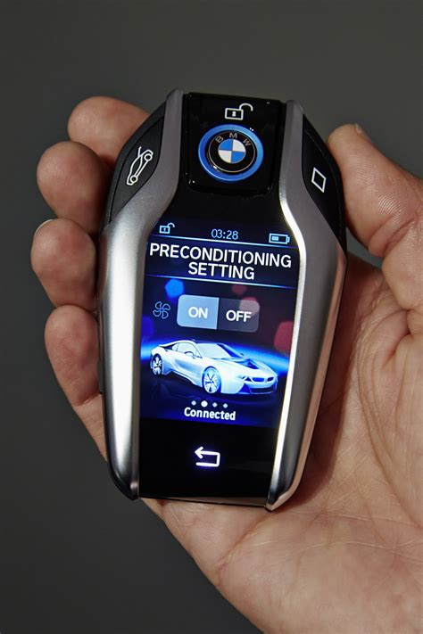 i8 Key Fob with 2.2" Display Brought Out by BMW at 2015 CES - autoevolution