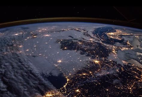 A Stunning 4k View Of Earth As Seen From The International Space