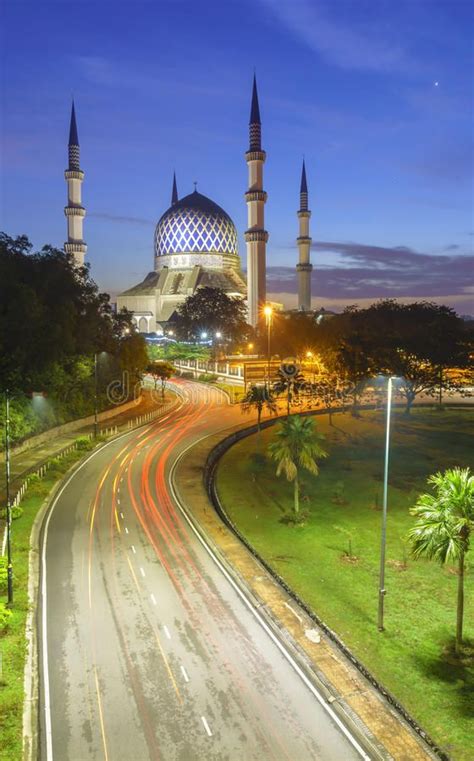 Flight information, terminals, airlines, and airfares from sultan abdul aziz shah airport on expedia. The beautiful Sultan Salahuddin Abdul Aziz Shah Mosque ...