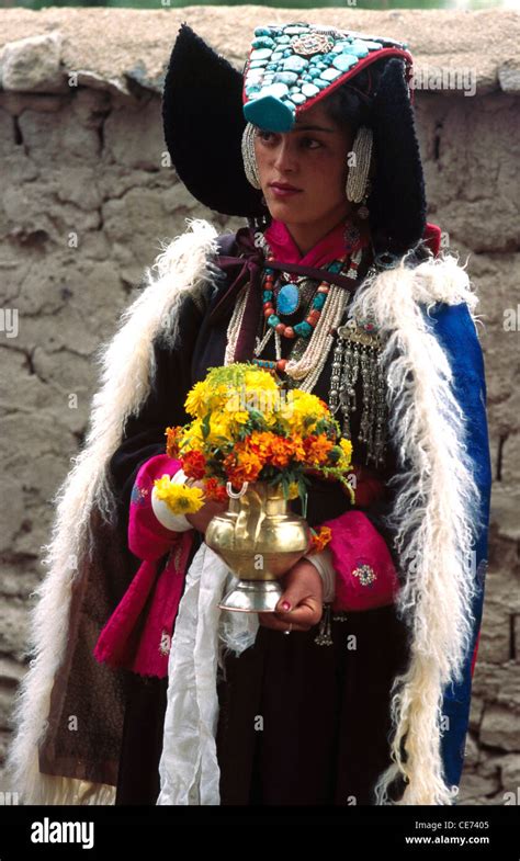 Ssk 82738 Ladhaki Woman In Traditional Dress For Ladakh Festival In