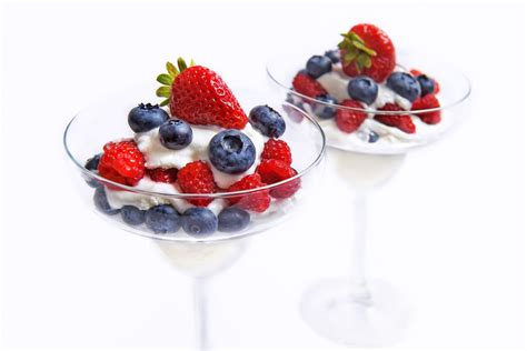 easy strawberry and blueberry dessert recipe