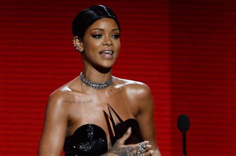 Rihanna Honored With Harvards Humanitarian Of The Year Award